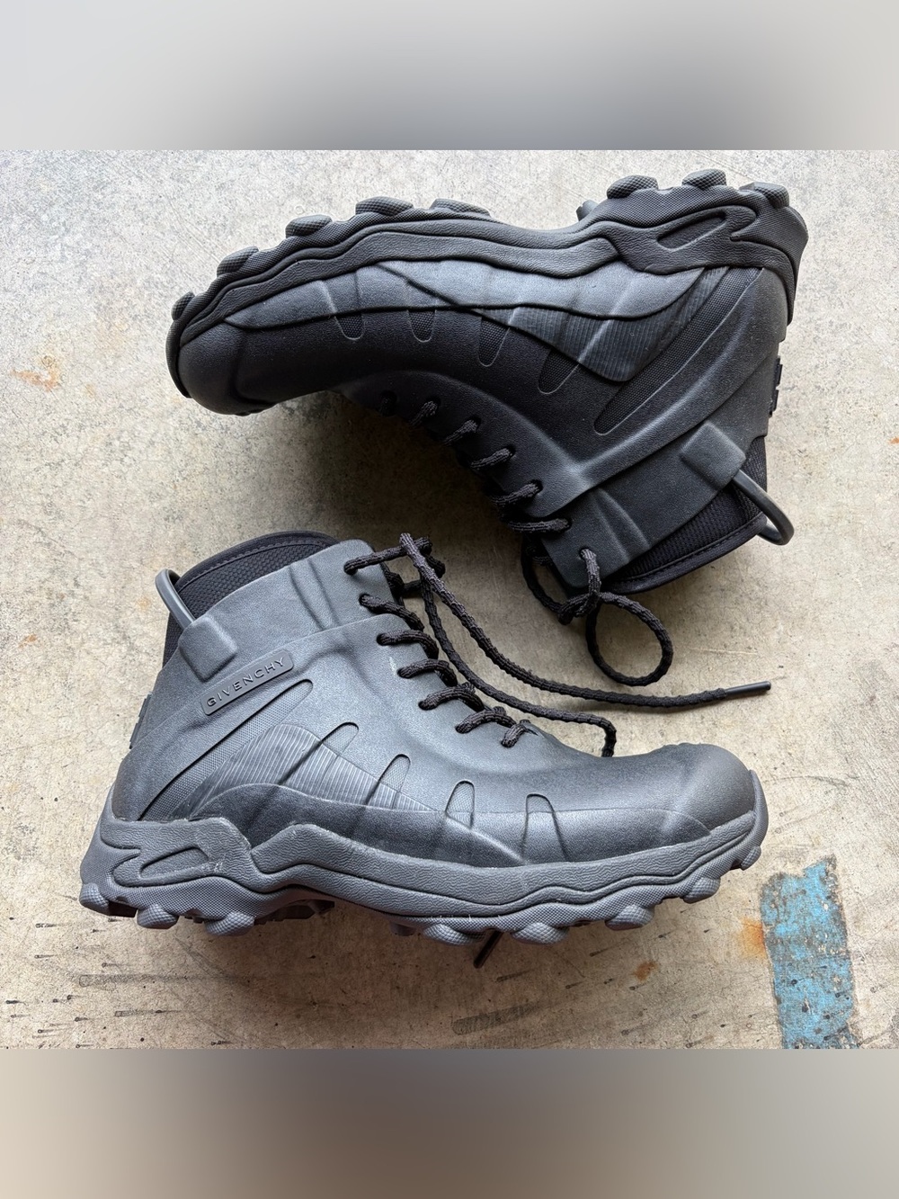 Givenchy x Bogs Lace-Up Boot Black EUC